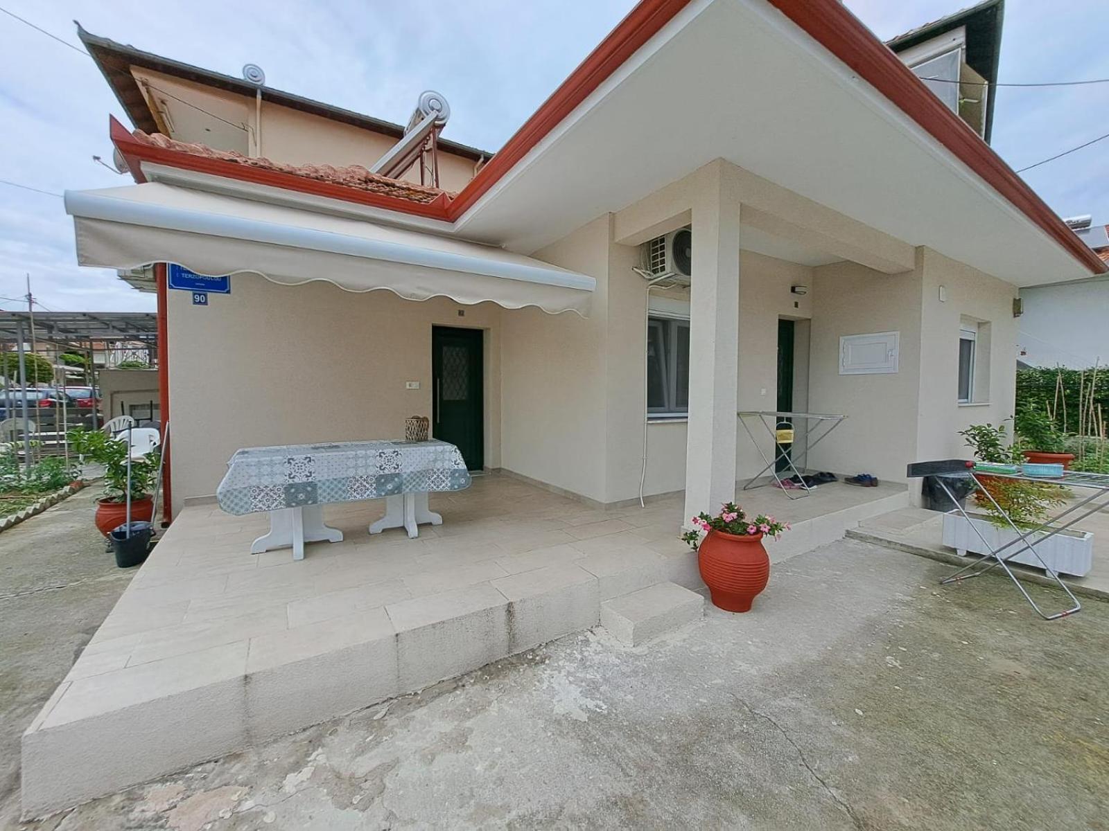 Antigoni'S Apartments Katerini Exterior photo